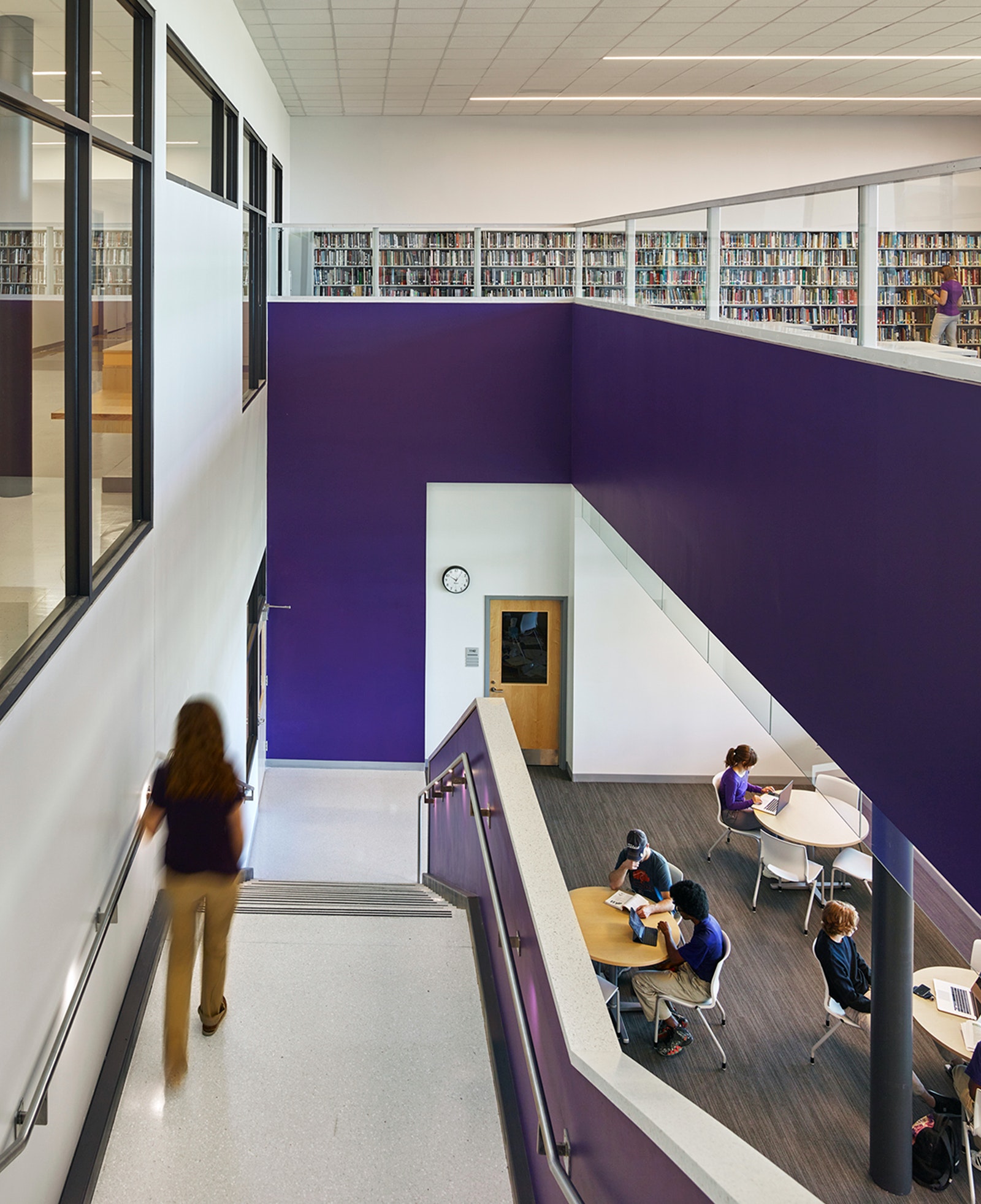 Edna Karr High School (Source: TrapolinPeer)